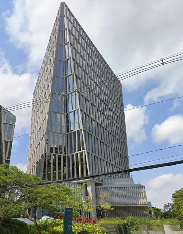 Ed. Corporate Plaza